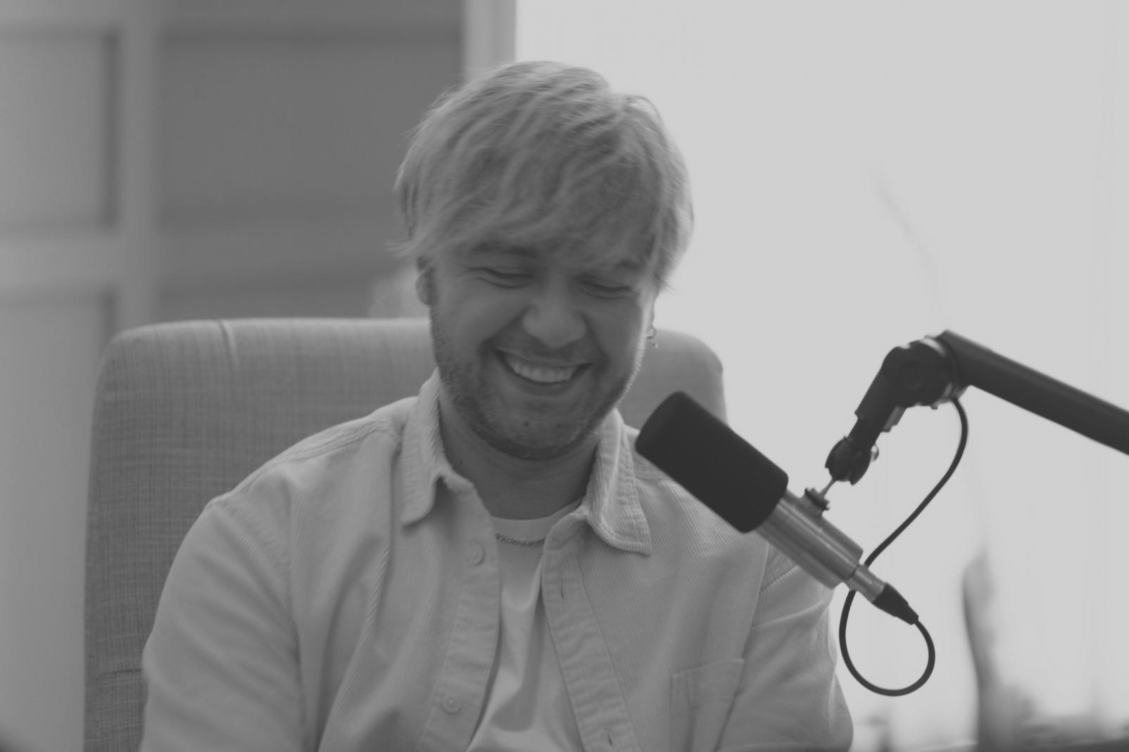 Student learning HTML structure for digital articles